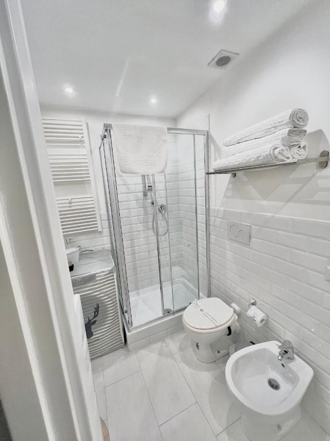 Madonna Dei Monti Apartment Рим Екстериор снимка